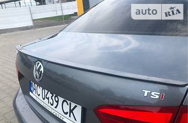 Седан Volkswagen Passat 2015 в Киверцах