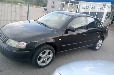 Седан Volkswagen Passat 1998 в Локачах