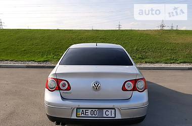 Седан Volkswagen Passat 2006 в Дніпрі