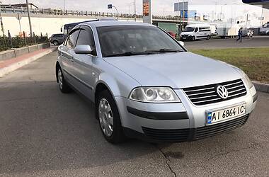 Седан Volkswagen Passat 2002 в Киеве