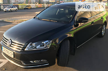 Универсал Volkswagen Passat 2011 в Киеве