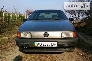 Седан Volkswagen Passat 1991 в Дубні