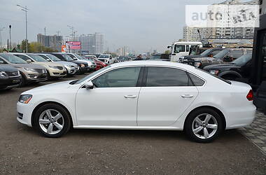 Седан Volkswagen Passat 2012 в Киеве