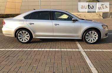 Седан Volkswagen Passat 2012 в Киеве