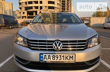 Седан Volkswagen Passat 2012 в Киеве