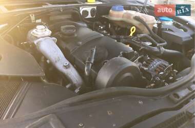 Универсал Volkswagen Passat 2002 в  фото 11 Универсал Volkswagen Passat 2002 в