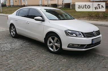 Седан Volkswagen Passat 2013 в Чернигове