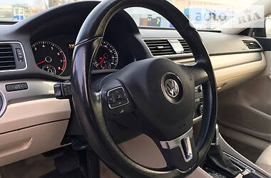 Седан Volkswagen Passat 2014 в Дніпрі