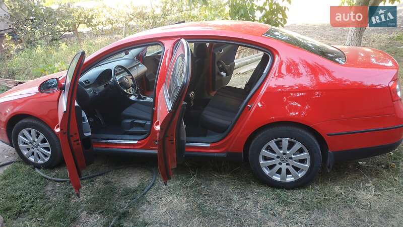 Седан Volkswagen Passat 2007 в Кропивницком