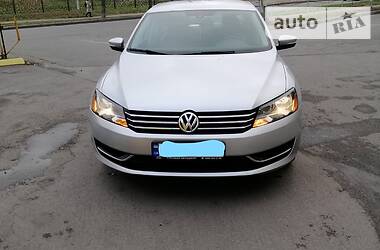 Седан Volkswagen Passat 2014 в Киеве