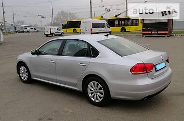 Седан Volkswagen Passat 2014 в Киеве