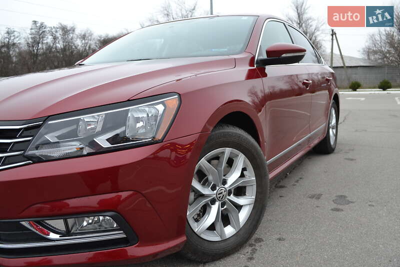 Седан Volkswagen Passat 2016 в Запоріжжі