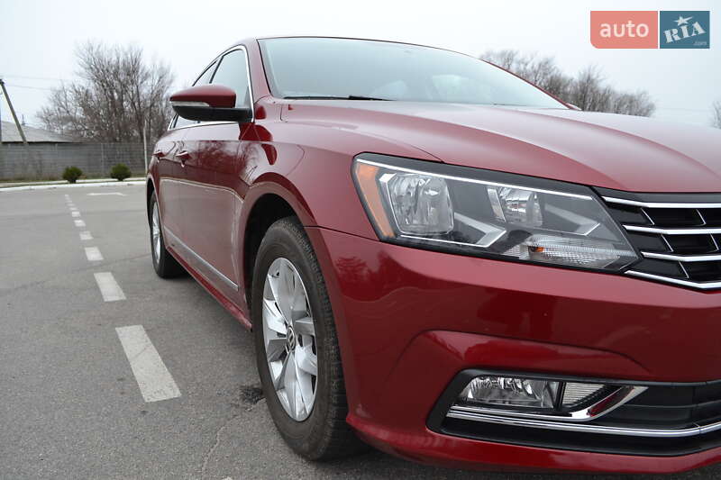 Седан Volkswagen Passat 2016 в Запоріжжі