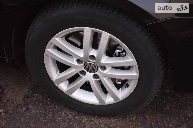 Універсал Volkswagen Passat 2011 в Києві