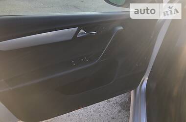 Універсал Volkswagen Passat 2012 в 
