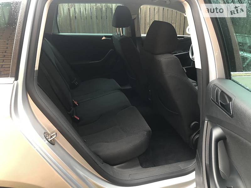 Універсал Volkswagen Passat 2010 в Гадячі