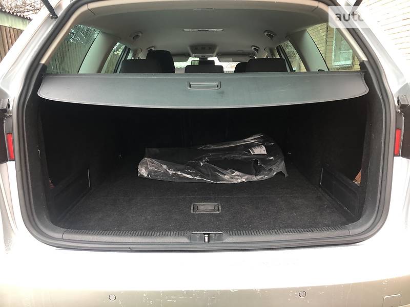 Універсал Volkswagen Passat 2010 в Гадячі