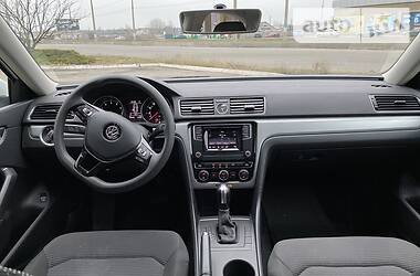 Седан Volkswagen Passat 2016 в Днепре
