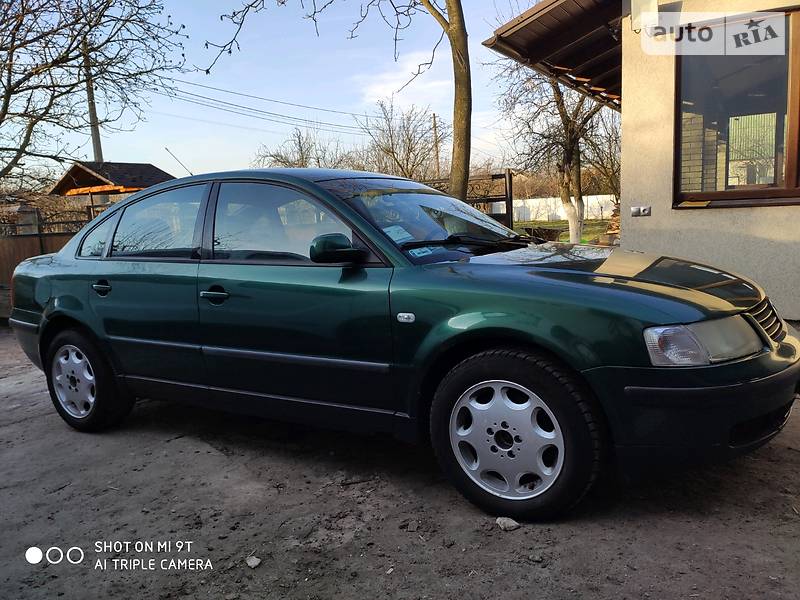 Седан Volkswagen Passat 1999 в Києві