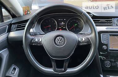 Седан Volkswagen Passat 2015 в Виннице