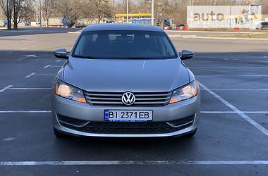 Седан Volkswagen Passat 2012 в Києві