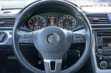 Седан Volkswagen Passat 2012 в Києві