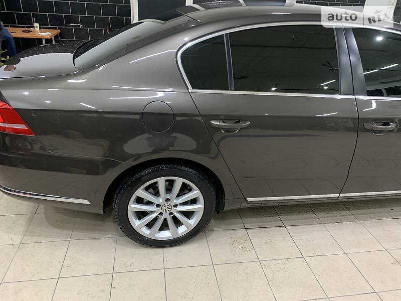 Седан Volkswagen Passat 2012 в Одесі