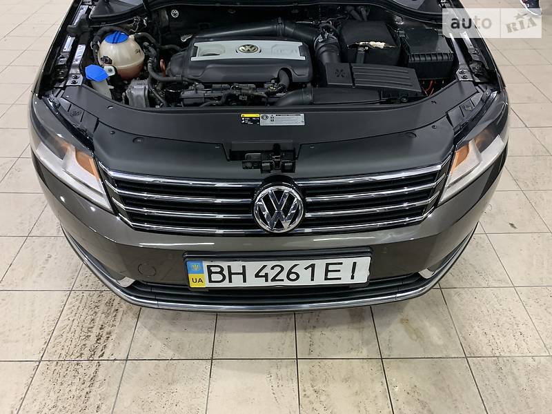 Седан Volkswagen Passat 2012 в Одесі