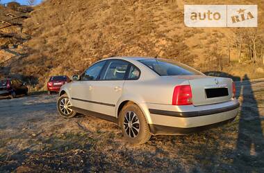 Седан Volkswagen Passat 2000 в 