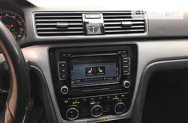 Седан Volkswagen Passat 2011 в 