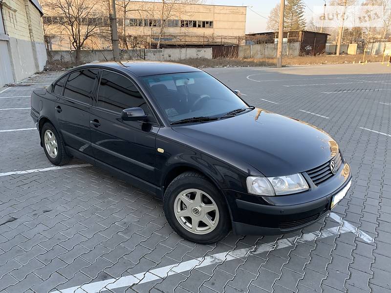 Седан Volkswagen Passat 1999 в Одесі