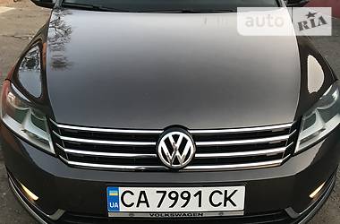 Універсал Volkswagen Passat 2012 в 