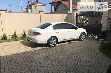 Седан Volkswagen Passat 2012 в Одесі