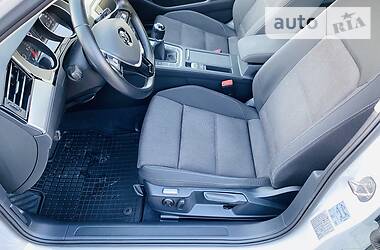 Седан Volkswagen Passat 2016 в 