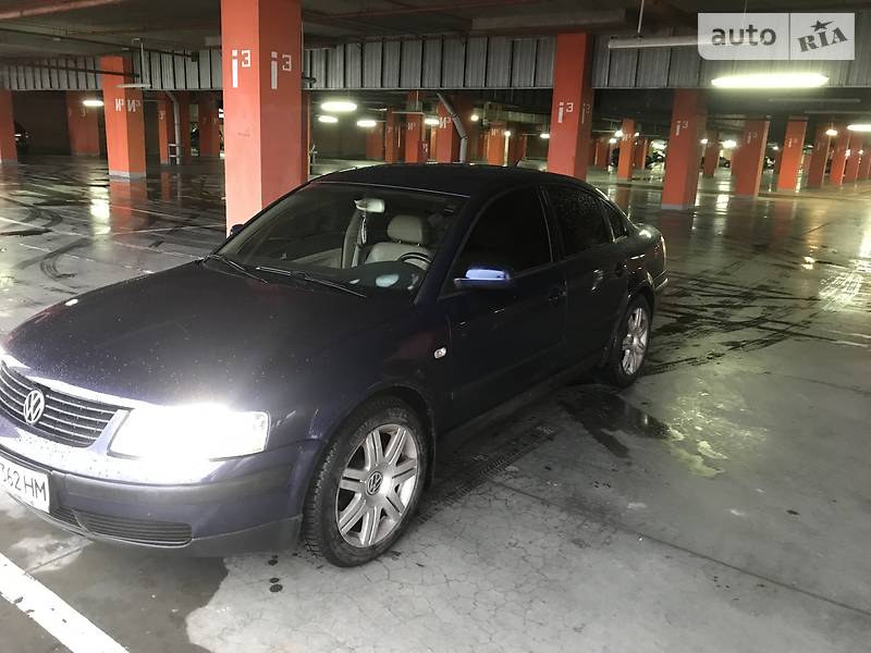 Седан Volkswagen Passat 2000 в 