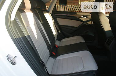 Седан Volkswagen Passat 2015 в 