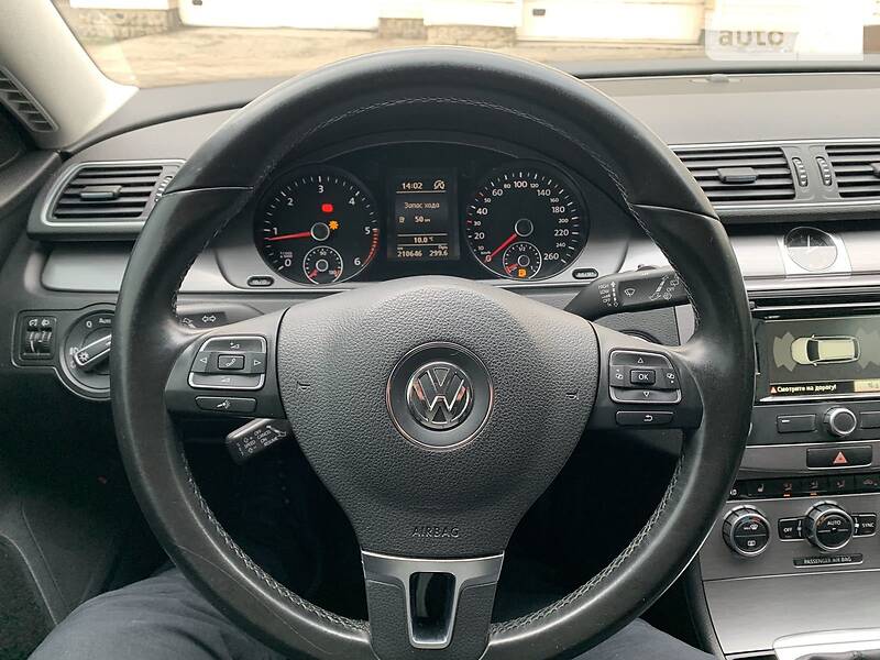 Універсал Volkswagen Passat 2014 в Кропивницькому