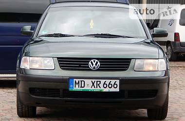 Седан Volkswagen Passat 1999 в Сарнах