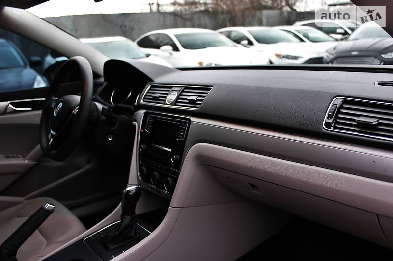 Седан Volkswagen Passat 2017 в Одесі
