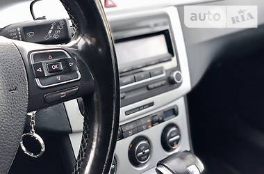 Універсал Volkswagen Passat 2009 в 