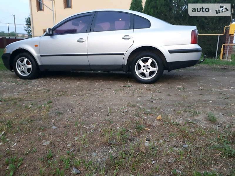 Седан Volkswagen Passat 1997 в Сторожинці