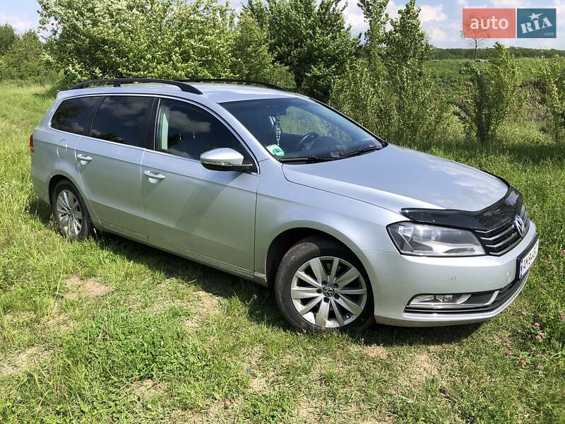 Универсал Volkswagen Passat 2012 в Житомире