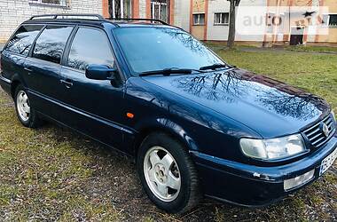 Універсал Volkswagen Passat 1994 в 