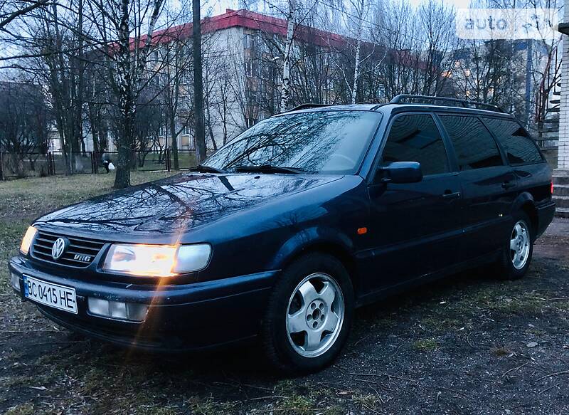Універсал Volkswagen Passat 1994 в 