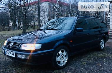 Універсал Volkswagen Passat 1994 в 