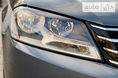 Седан Volkswagen Passat 2011 в 