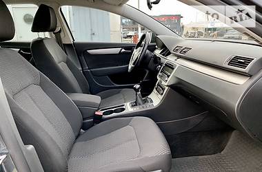 Седан Volkswagen Passat 2011 в 