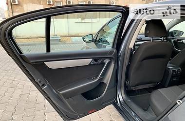 Седан Volkswagen Passat 2011 в 