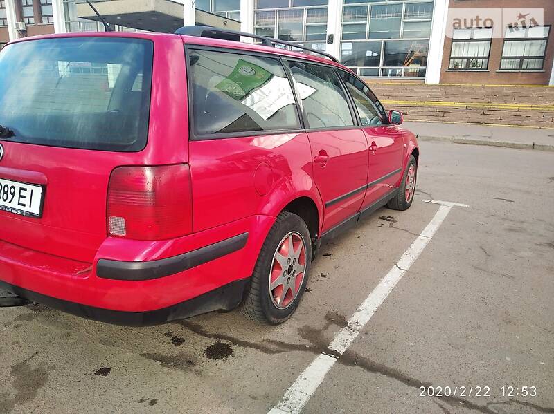 Универсал Volkswagen Passat 2000 в Коростене