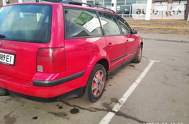 Універсал Volkswagen Passat 2000 в 